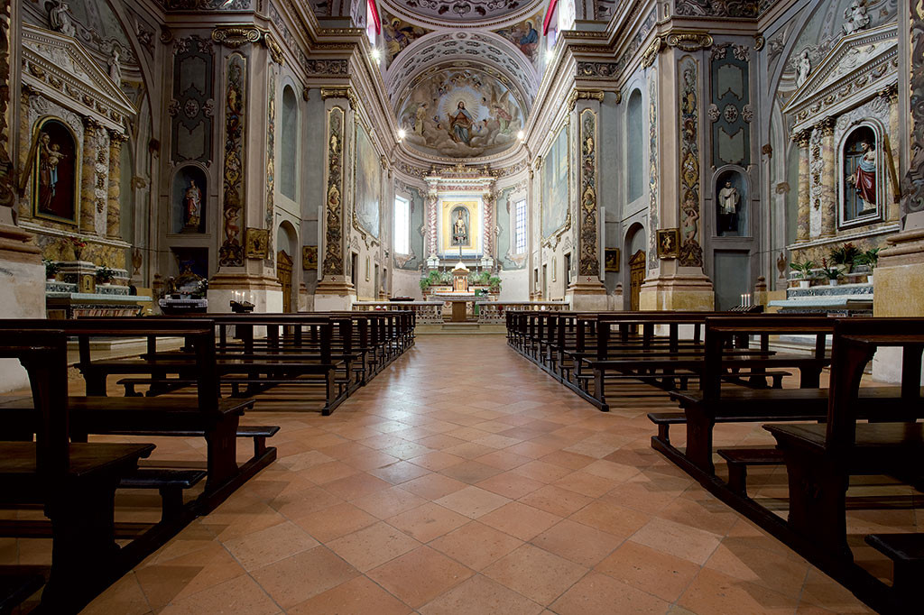 Pavimento in cotto fatto a mano Nocciolato - Chiesa Sant&rsquo;Albino Vescovo