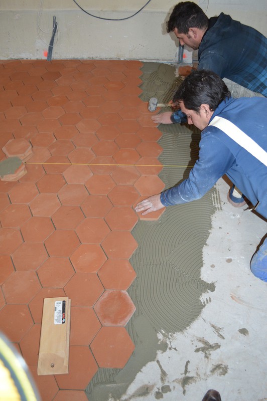 Hôtel des Invalides: Posa del pavimento - FornacePolirone Hôtel des Invalides: Posa del pavimento - FornacePolirone